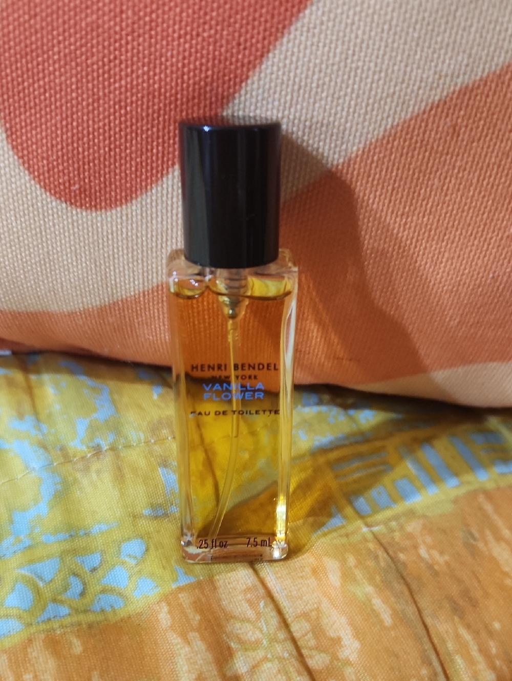 Henri Bendel Vanilla Flower Eau de Toilette - Amber Liquid with Black Cap